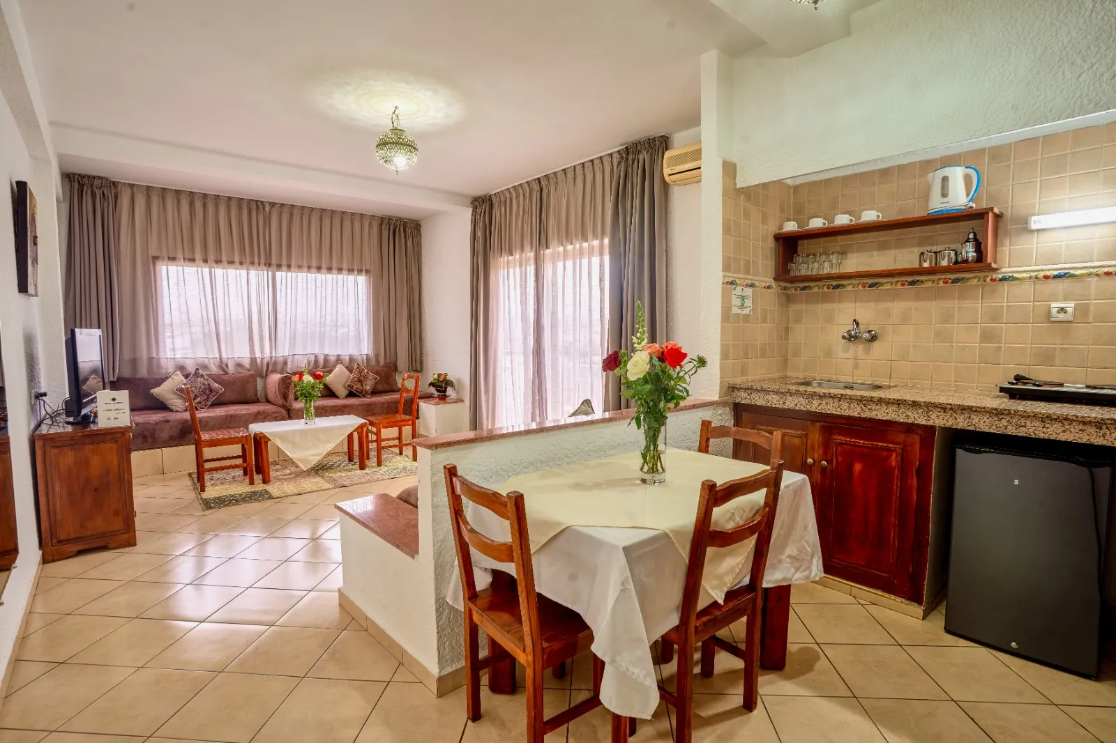 Séjour et kitchenette du Studio Quintuple
